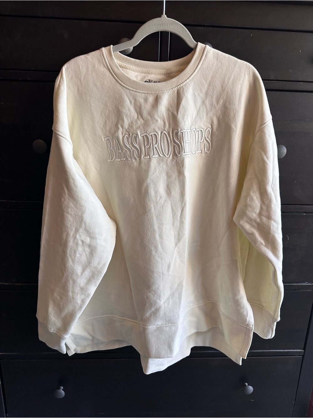 Bass pro shop white pullover sweatshirt women’s XL nwot
